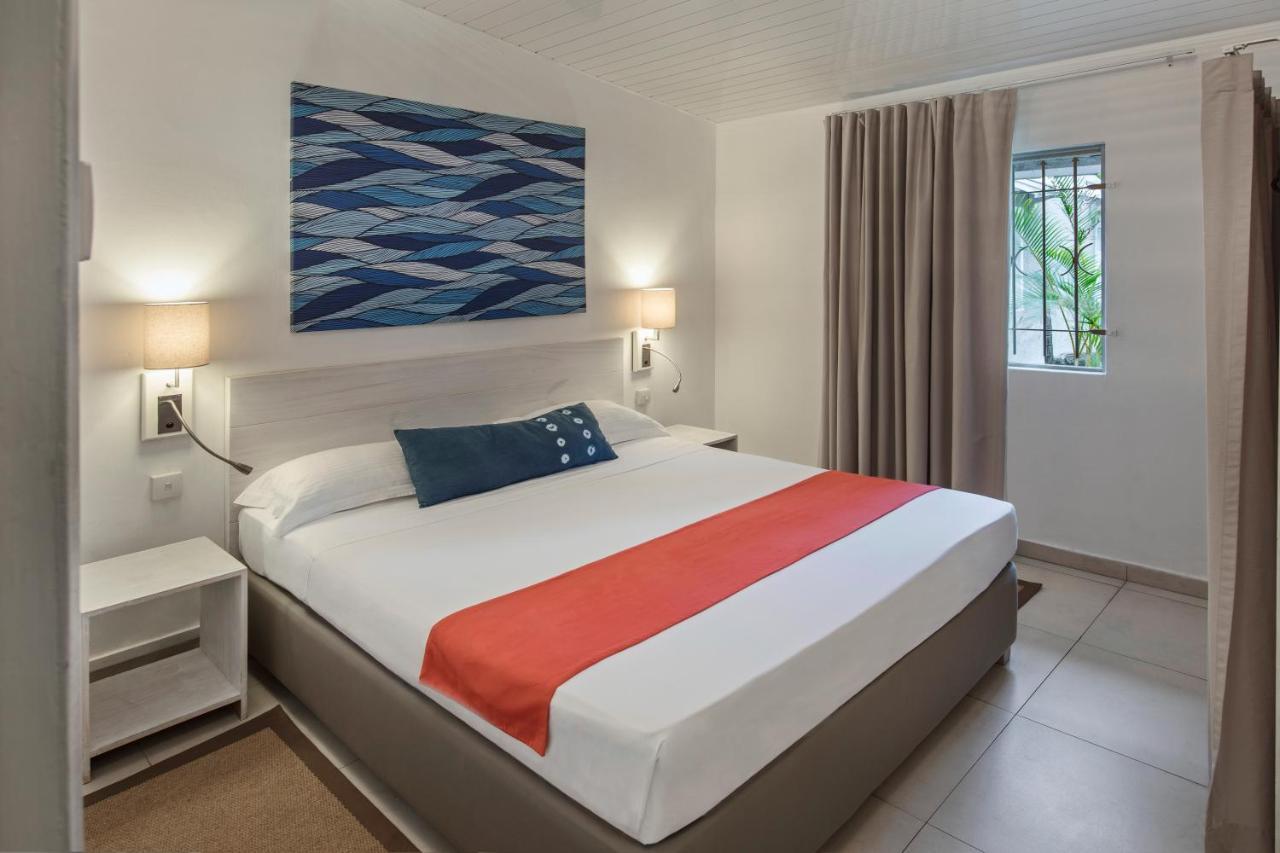 Astroea Beach Hotel (Adults Only) Blue Bay Zewnętrze zdjęcie